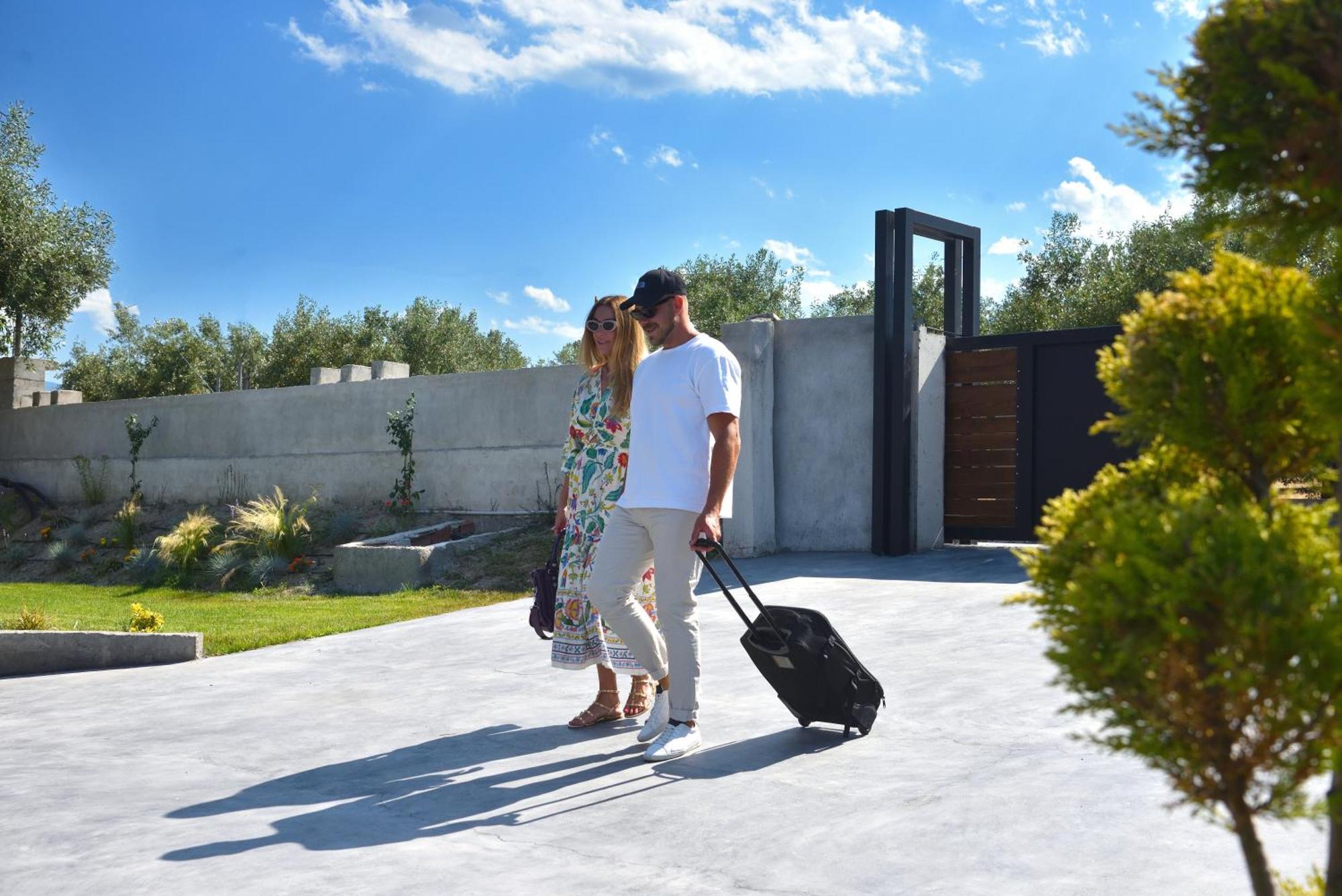 Olive All-Seasons Suites, Panel Hospitality Homes & Villas Litochoron Bagian luar foto